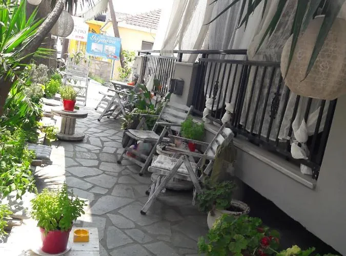 Πανσιόν Alkyonari By Anna 3*